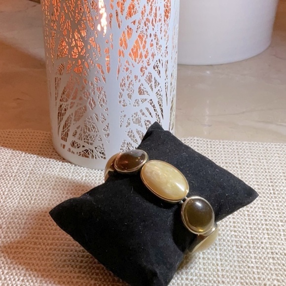 VINTAGE BROWN AND CREAM GEMSTONE STRETCH BRACELET - Picture 1 of 2